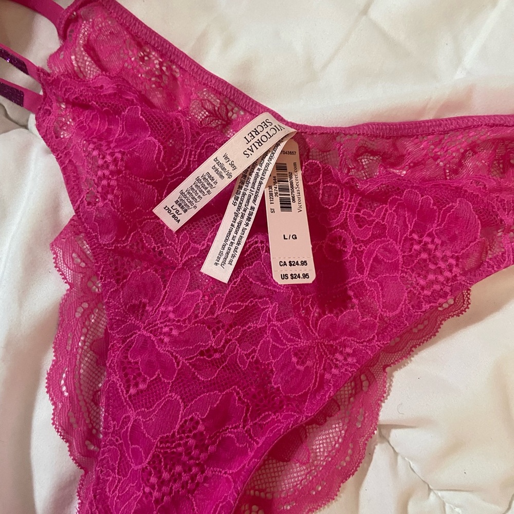 Victoria Secret - Picture 2 of 5